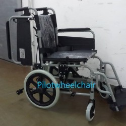 FOLDING WHEELCHAIR